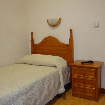 Hostal Zamora Madrid Bagian luar foto