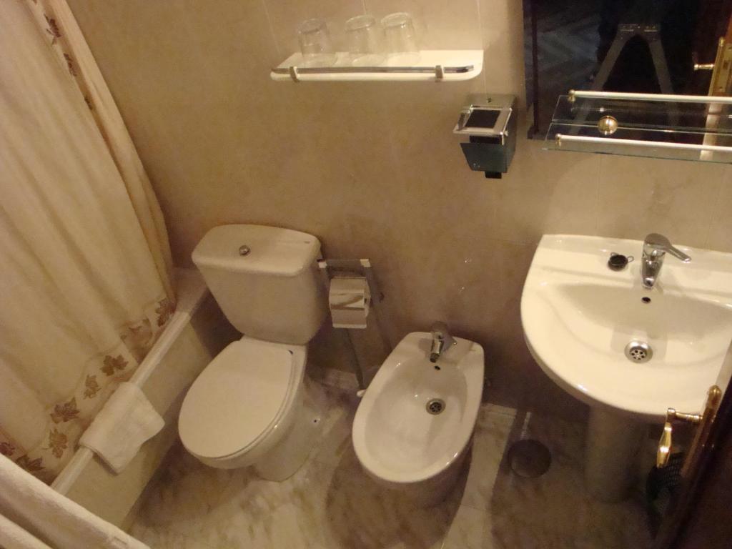 Hostal Zamora Madrid Ruang foto