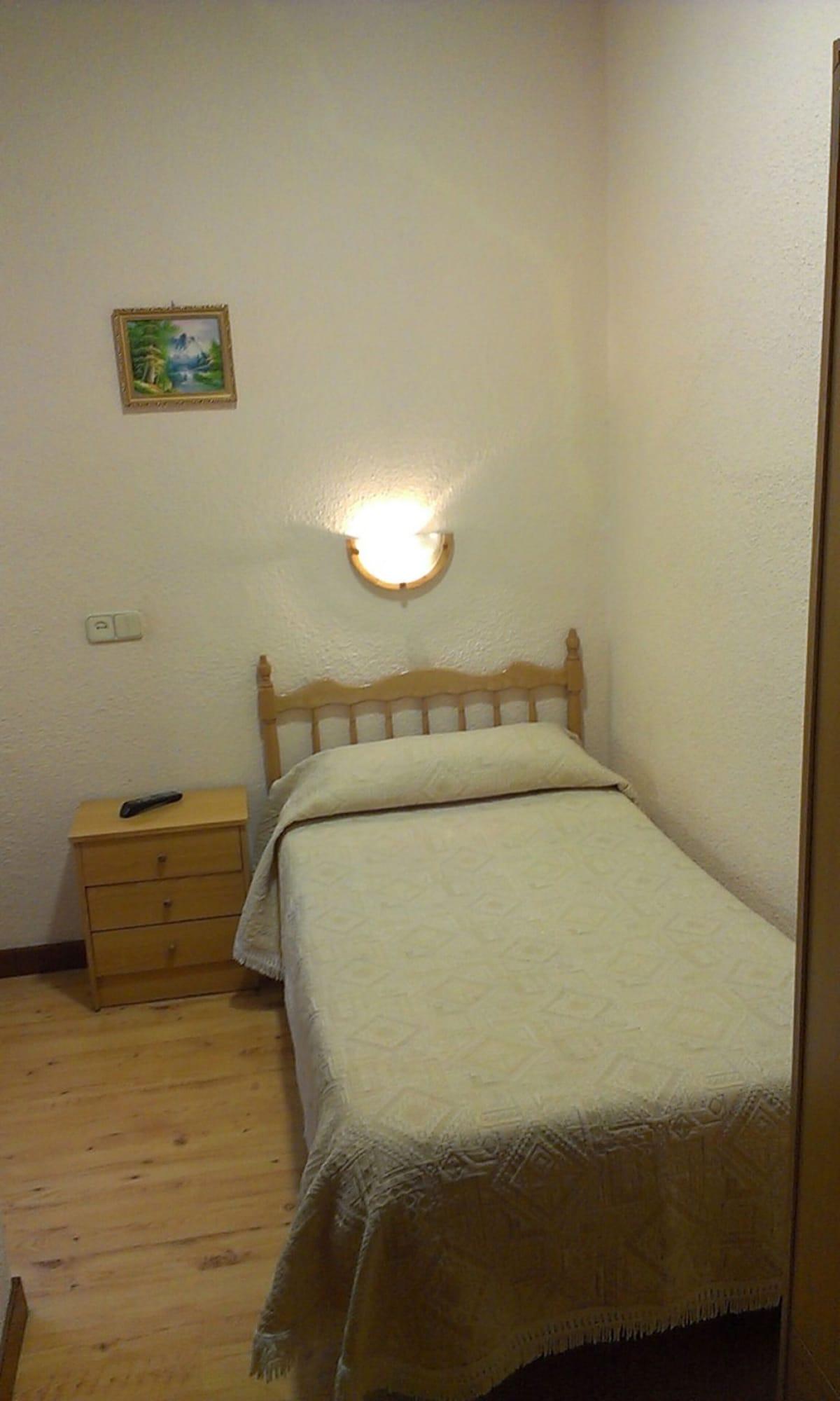 Hostal Zamora Madrid Bagian luar foto