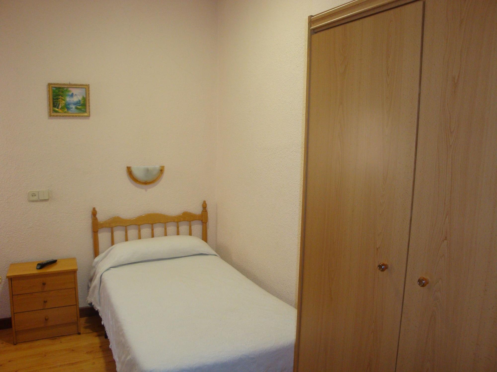 Hostal Zamora Madrid Bagian luar foto