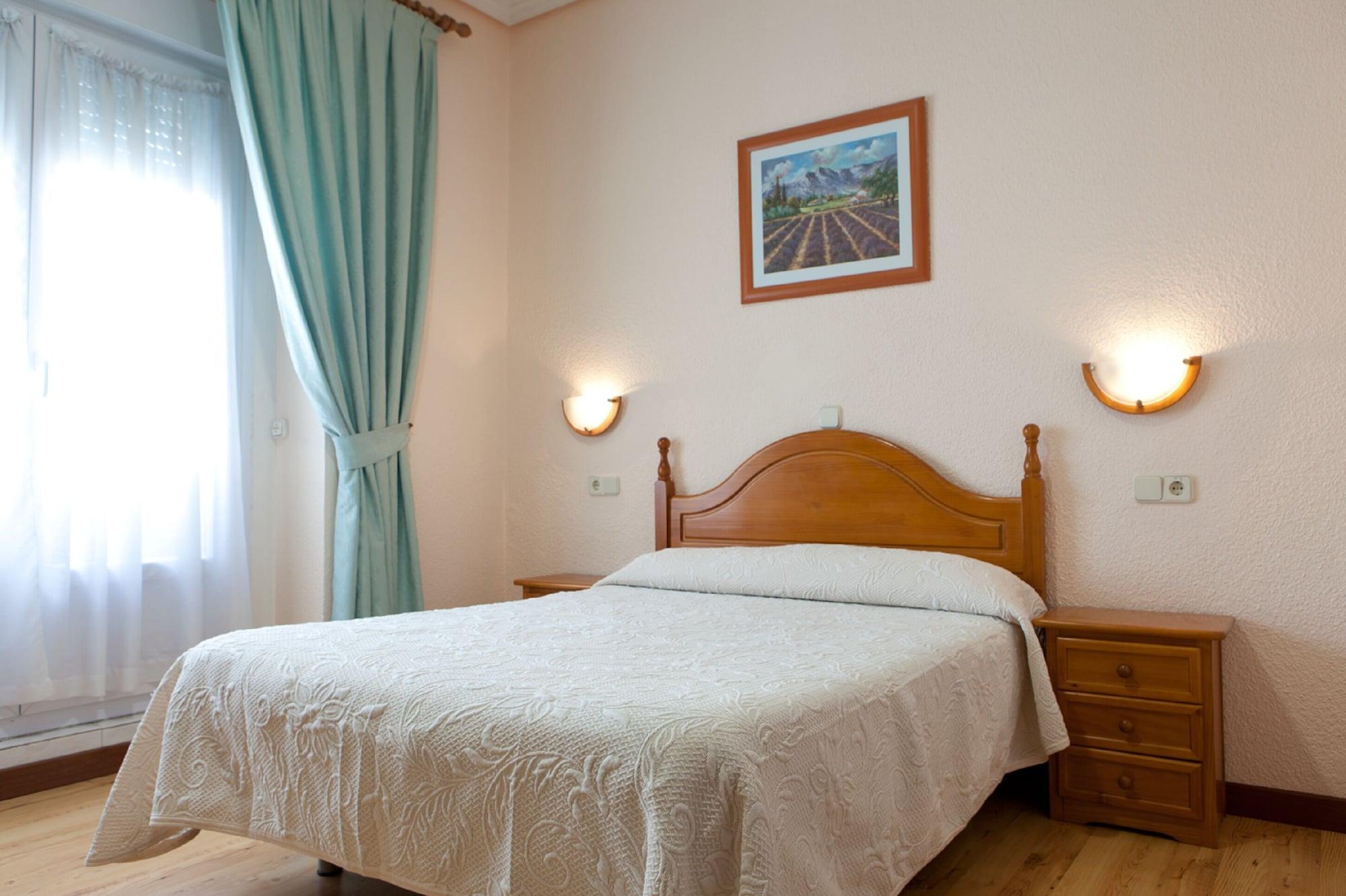 Hostal Zamora Madrid Bagian luar foto