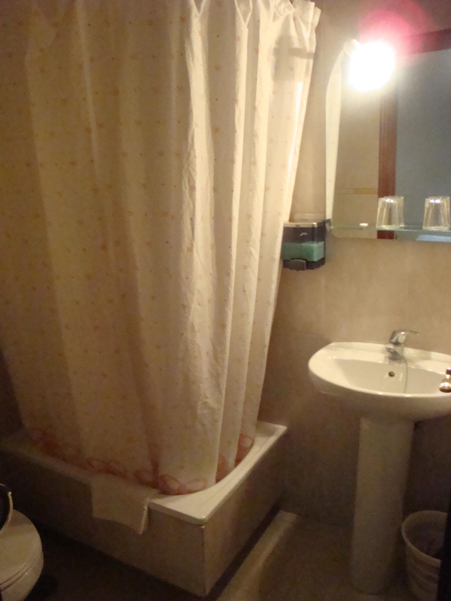 Hostal Zamora Madrid Bagian luar foto