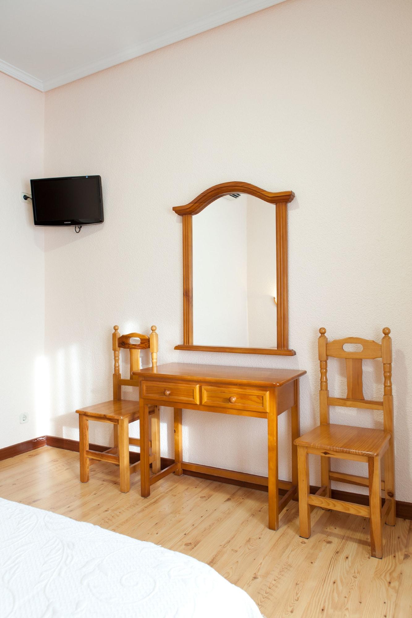 Hostal Zamora Madrid Bagian luar foto