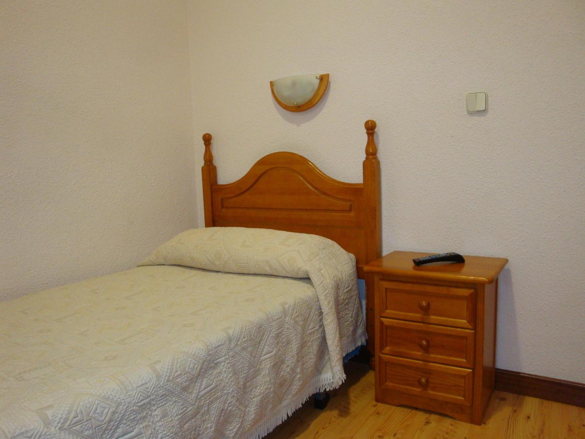 Hostal Zamora Madrid Bagian luar foto